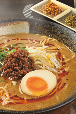 金ごまラーメン